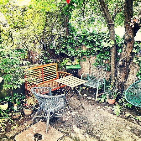 Flat In Historic Villa With Your Own Private Garden, Near City Park Budapest Exterior photo