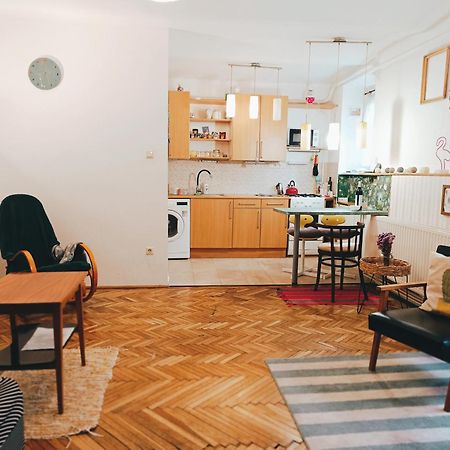 Flat In Historic Villa With Your Own Private Garden, Near City Park Budapest Exterior photo